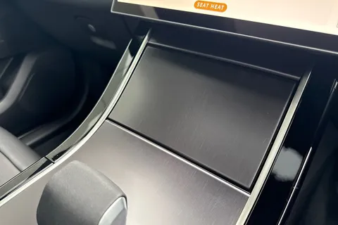 Land Rover Range Rover Velar 2.0 D200 MHEV Dynamic SE Auto 4WD Euro 6 (s/s) 5dr Thumbnail #48