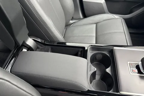 Land Rover Range Rover Velar 2.0 D200 MHEV Dynamic SE Auto 4WD Euro 6 (s/s) 5dr Thumbnail #51