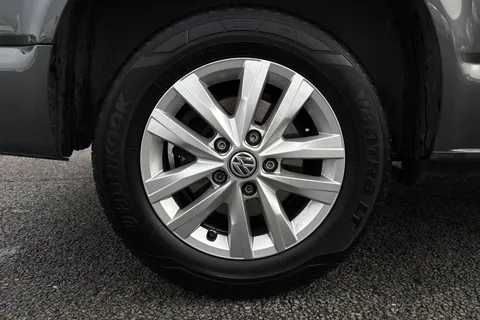 DG74ENF Volkswagen Transporter 2.0 TDI 110 Highline Van Thumbnail #12