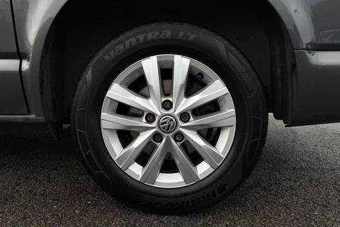DG74ENF Volkswagen Transporter 2.0 TDI 110 Highline Van Thumbnail #13