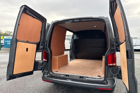 DG74ENF Volkswagen Transporter 2.0 TDI 110 Highline Van Thumbnail #34