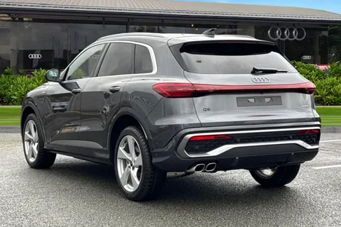 Audi Q5 2.0 TDI S line S Tronic quattro Euro 6 (s/s) 5dr Thumbnail #3
