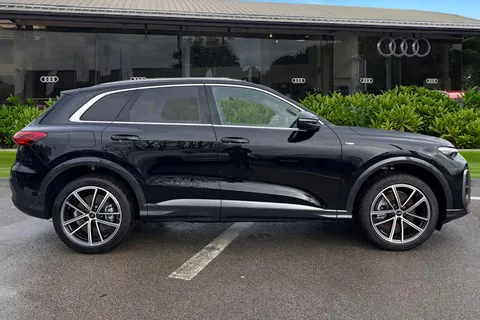  Audi Q5 2.0 TDI S line S Tronic quattro Euro 6 (s/s) 5dr Thumbnail #4