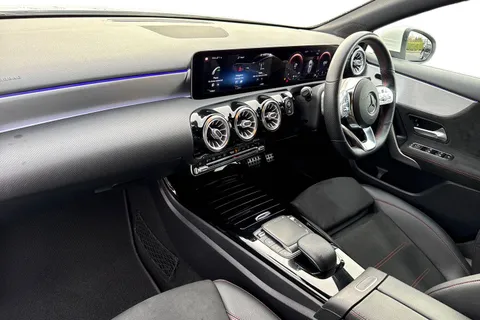 KU21OVB Mercedes-Benz A Class 2.0 A200d AMG Line (Premium 2) 8G-DCT Euro 6 (s/s) 5dr Thumbnail #10