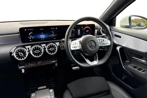 KU21OVB Mercedes-Benz A Class 2.0 A200d AMG Line (Premium 2) 8G-DCT Euro 6 (s/s) 5dr Thumbnail #14