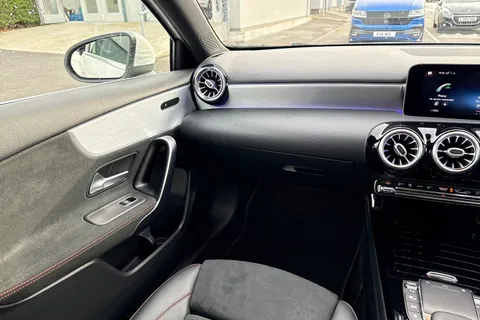 KU21OVB Mercedes-Benz A Class 2.0 A200d AMG Line (Premium 2) 8G-DCT Euro 6 (s/s) 5dr Thumbnail #16