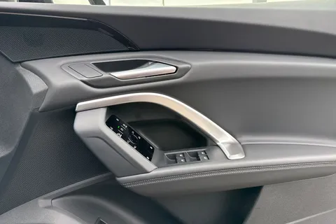  Audi Q5 2.0 TDI S line S Tronic quattro Euro 6 (s/s) 5dr Thumbnail #18