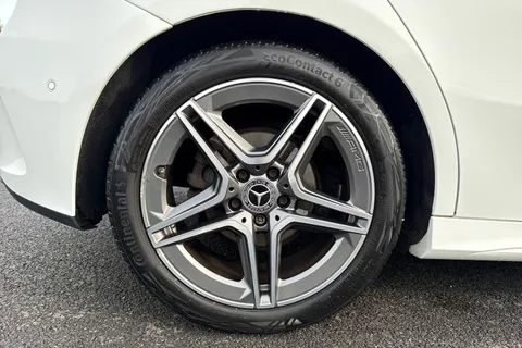 KU21OVB Mercedes-Benz A Class 2.0 A200d AMG Line (Premium 2) 8G-DCT Euro 6 (s/s) 5dr Thumbnail #23