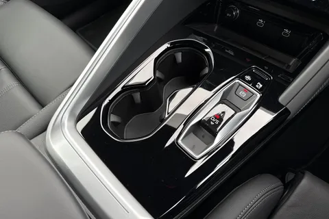  Audi Q5 2.0 TDI S line S Tronic quattro Euro 6 (s/s) 5dr Thumbnail #20