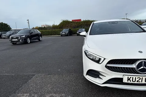 KU21OVB Mercedes-Benz A Class 2.0 A200d AMG Line (Premium 2) 8G-DCT Euro 6 (s/s) 5dr Thumbnail #26