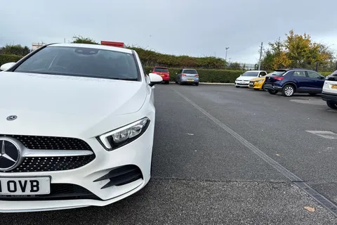 KU21OVB Mercedes-Benz A Class 2.0 A200d AMG Line (Premium 2) 8G-DCT Euro 6 (s/s) 5dr Thumbnail #27