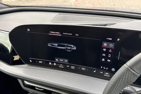 Audi Q5 2.0 TDI S line S Tronic quattro Euro 6 (s/s) 5dr Thumbnail #22