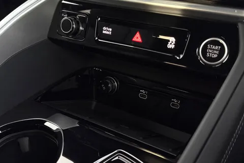 Audi Q5 2.0 TDI S line S Tronic quattro Euro 6 (s/s) 5dr Thumbnail #32