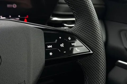 Audi Q5 2.0 TDI S line S Tronic quattro Euro 6 (s/s) 5dr Thumbnail #36