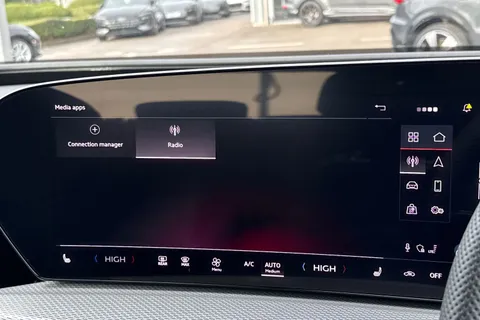  Audi Q5 2.0 TDI S line S Tronic quattro Euro 6 (s/s) 5dr Thumbnail #36