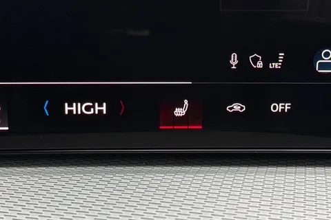  Audi Q5 2.0 TDI S line S Tronic quattro Euro 6 (s/s) 5dr Thumbnail #41