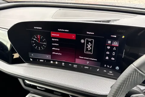 Audi Q5 2.0 TDI S line S Tronic quattro Euro 6 (s/s) 5dr Thumbnail #43