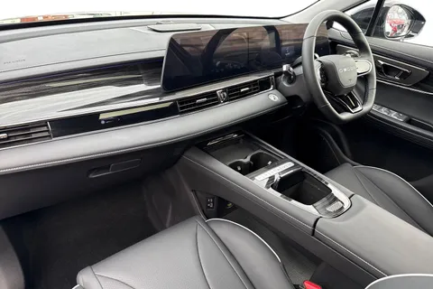 ML75WBO Omoda Omoda 5 1.6 TGDI Noble DCT Euro 6 (s/s) 5dr Thumbnail #10