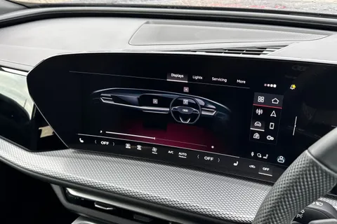 Audi Q5 2.0 TDI S line S Tronic quattro Euro 6 (s/s) 5dr Thumbnail #45