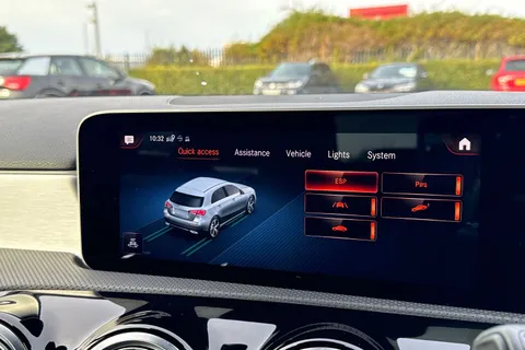 KU21OVB Mercedes-Benz A Class 2.0 A200d AMG Line (Premium 2) 8G-DCT Euro 6 (s/s) 5dr Thumbnail #52