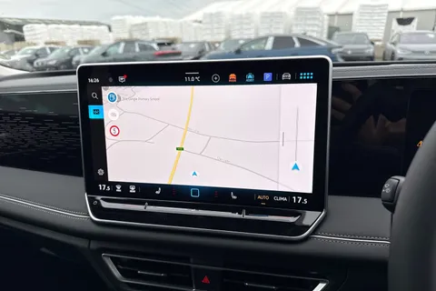  Volkswagen Tiguan 1.5 eTSI MHEV Elegance SUV 5dr Petrol Hybrid DSG Euro 6 (s/s) (150 ps) Thumbnail #17