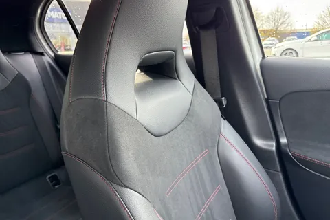 KU21OVB Mercedes-Benz A Class 2.0 A200d AMG Line (Premium 2) 8G-DCT Euro 6 (s/s) 5dr Thumbnail #58