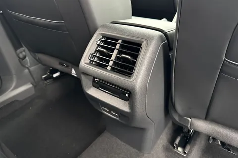  Volkswagen Tiguan 1.5 eTSI MHEV Elegance SUV 5dr Petrol Hybrid DSG Euro 6 (s/s) (150 ps) Thumbnail #31