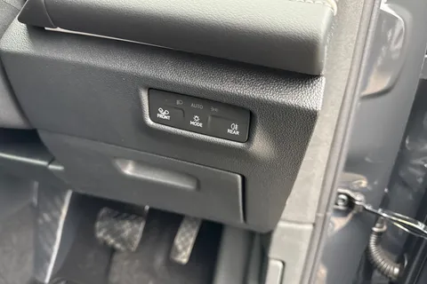  Volkswagen Tiguan 1.5 eTSI MHEV Elegance SUV 5dr Petrol Hybrid DSG Euro 6 (s/s) (150 ps) Thumbnail #32