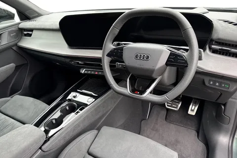  Audi Q3 1.5 e-hybrid Edition 1 S Tronic Euro 6 (s/s) 5dr 26kWh Thumbnail #8