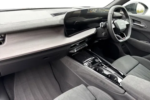  Audi Q3 1.5 e-hybrid Edition 1 S Tronic Euro 6 (s/s) 5dr 26kWh Thumbnail #9