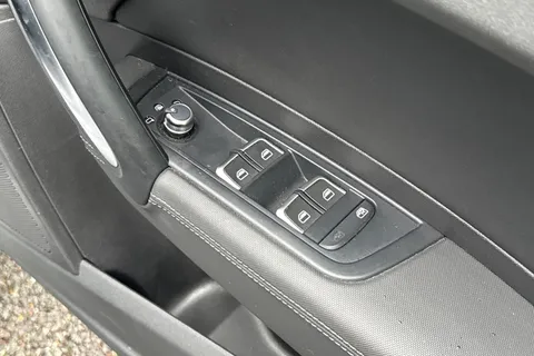 18 of 46 for Audi A1 1.4 TFSI S line Sportback Euro 6 (s/s) 5dr