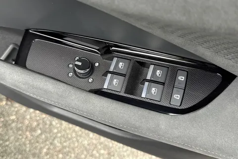  Audi Q3 1.5 e-hybrid Edition 1 S Tronic Euro 6 (s/s) 5dr 26kWh Thumbnail #18