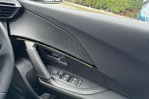 20 of 67 for PEUGEOT 2008 1.2 PureTech 130 GT 5dr EAT8