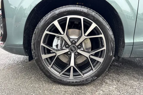  Audi Q3 1.5 e-hybrid Edition 1 S Tronic Euro 6 (s/s) 5dr 26kWh Thumbnail #24