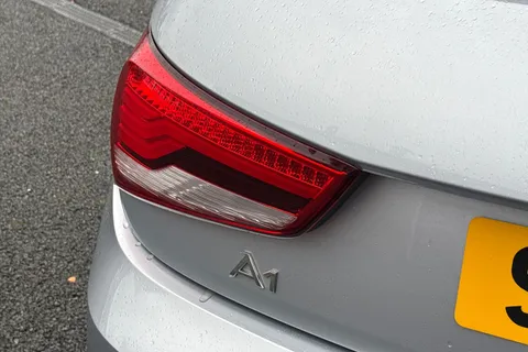 26 of 46 for Audi A1 1.4 TFSI S line Sportback Euro 6 (s/s) 5dr