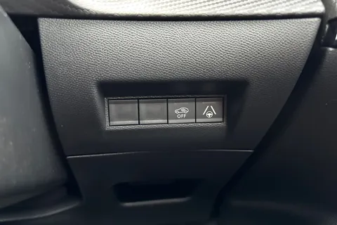 28 of 67 for PEUGEOT 2008 1.2 PureTech 130 GT 5dr EAT8