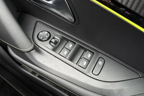 29 of 67 for PEUGEOT 2008 1.2 PureTech 130 GT 5dr EAT8