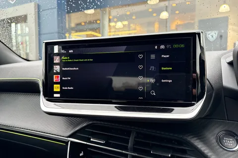 32 of 67 for PEUGEOT 2008 1.2 PureTech 130 GT 5dr EAT8