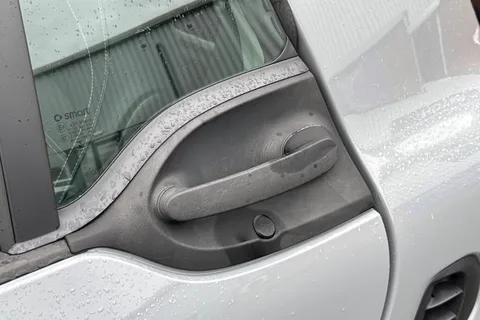 36 of 48 for Smart Fortwo 17.6kWh Edition 1 Auto 2dr (22kW Charger)