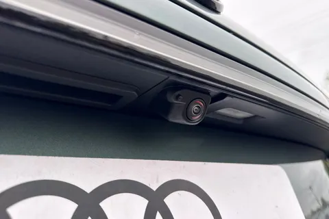  Audi Q3 1.5 e-hybrid Edition 1 S Tronic Euro 6 (s/s) 5dr 26kWh Thumbnail #38