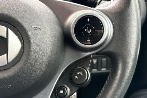 41 of 48 for Smart Fortwo 17.6kWh Edition 1 Auto 2dr (22kW Charger)