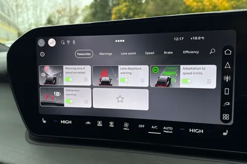  Audi Q3 1.5 e-hybrid Edition 1 S Tronic Euro 6 (s/s) 5dr 26kWh Thumbnail #58