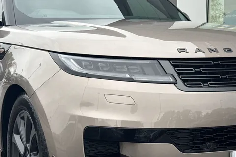 18 of 47 for Land Rover Range Rover Sport 3.0 D300 Dynamic SE 5dr