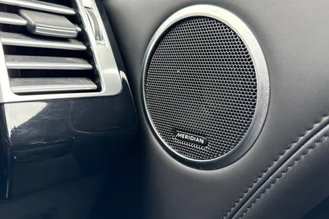 25 of 51 for Land Rover Range Rover 3.0 D300 Autobiography 5dr