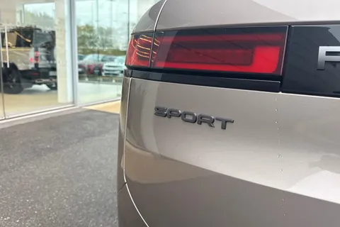 27 of 47 for Land Rover Range Rover Sport 3.0 D300 Dynamic SE 5dr