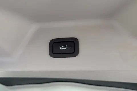 33 of 51 for Land Rover Range Rover 3.0 D300 Autobiography 5dr