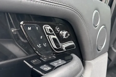 34 of 51 for Land Rover Range Rover 3.0 D300 Autobiography 5dr