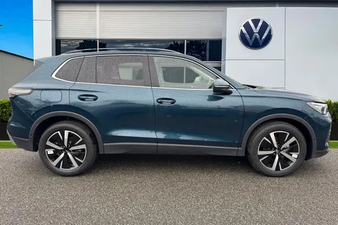  Volkswagen Tiguan 1.5 eTSI MHEV Elegance DSG Euro 6 (s/s) 5dr Thumbnail #4