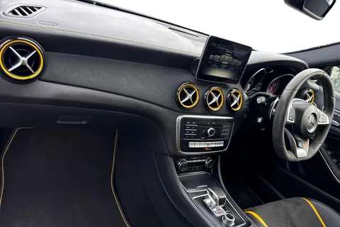 DF67ETY Mercedes-Benz Gla 2.0 GLA45 AMG Yellow Night Edition SpdS DCT 4MATIC Euro 6 (s/s) 5dr Thumbnail #16