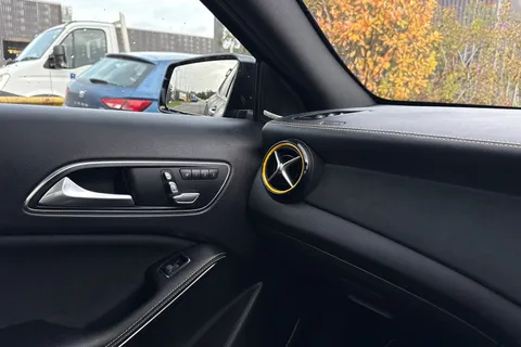 DF67ETY Mercedes-Benz Gla 2.0 GLA45 AMG Yellow Night Edition SpdS DCT 4MATIC Euro 6 (s/s) 5dr Thumbnail #37